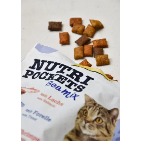 Лакомство для кошек витаминизированное GimCat Nutri Pockets Морской микс 150 г